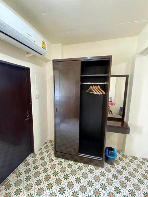Ratanawong Place 823 曼谷 外观 照片