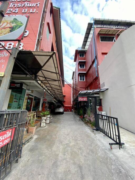Ratanawong Place 823 曼谷 外观 照片